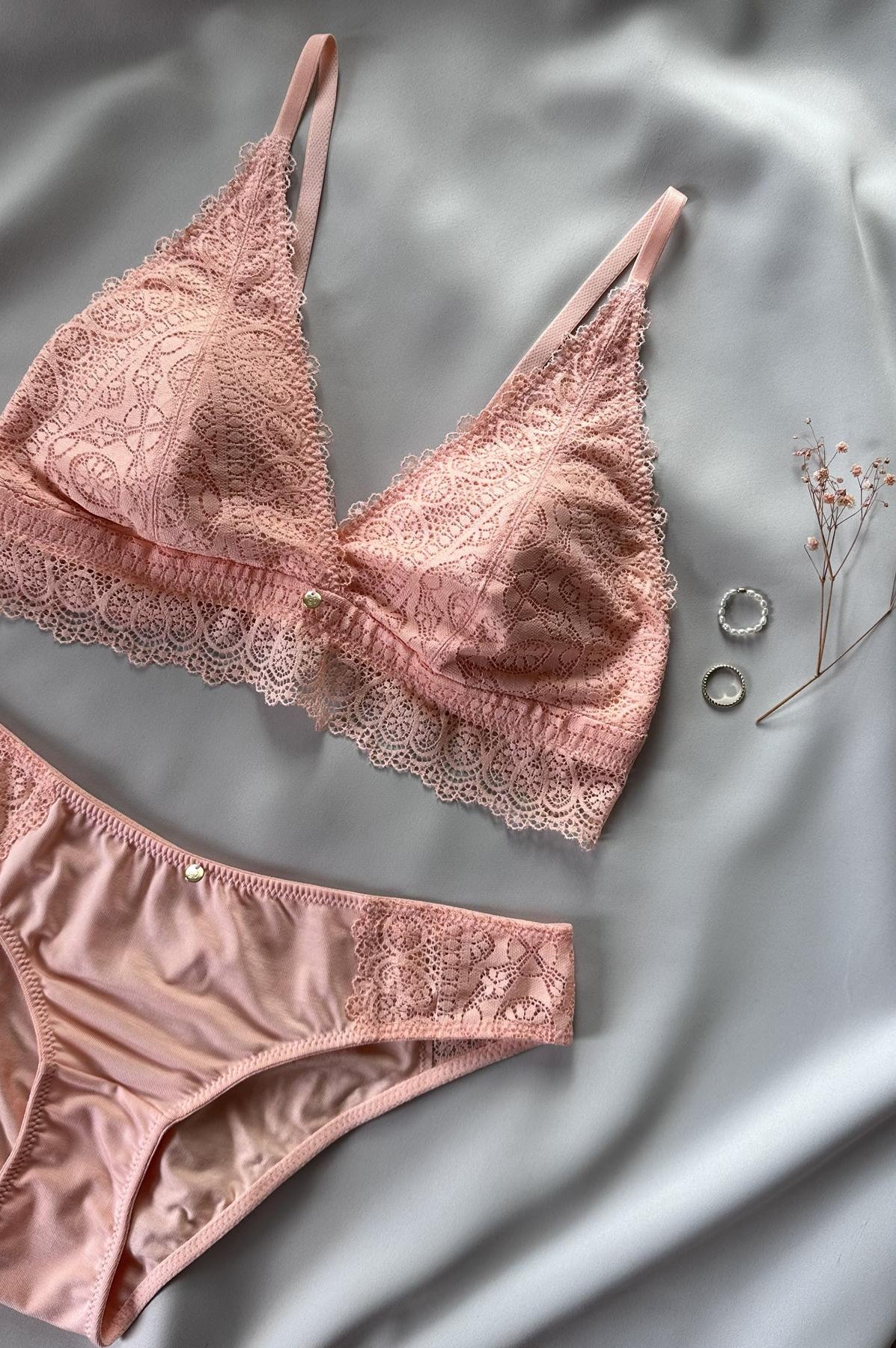 sommerliche Unterwäsche mit Spitze und Tencel Lyocell