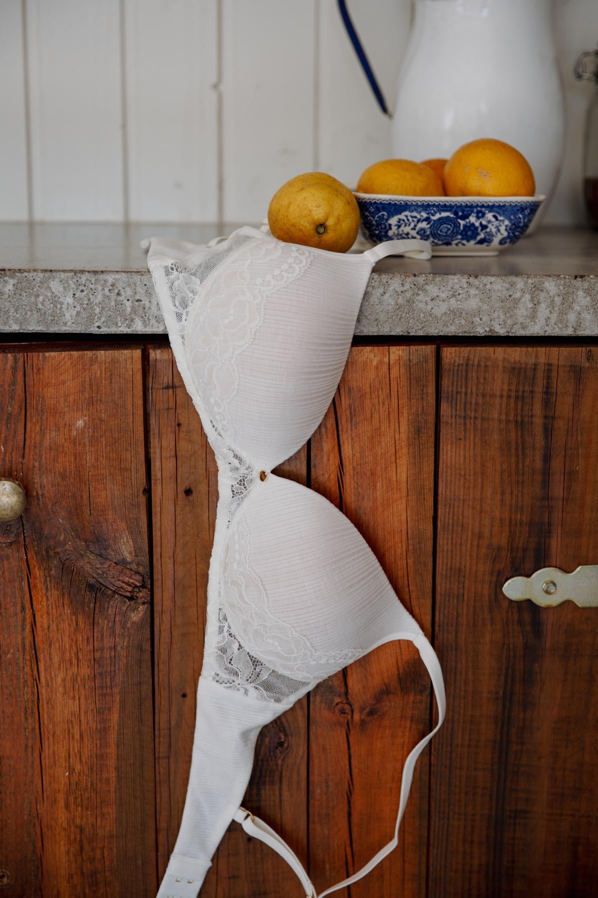 weißer Tencel-BH mit Spitze aus Softschalen