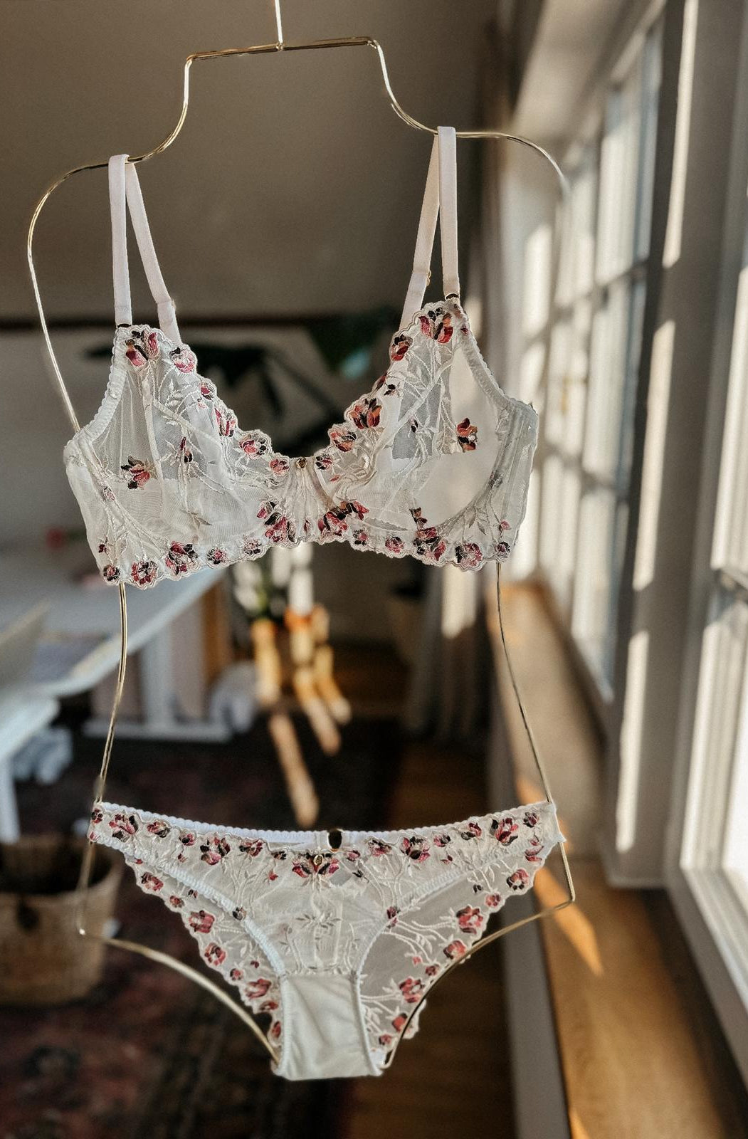 transparente Dessous bestickter Slip