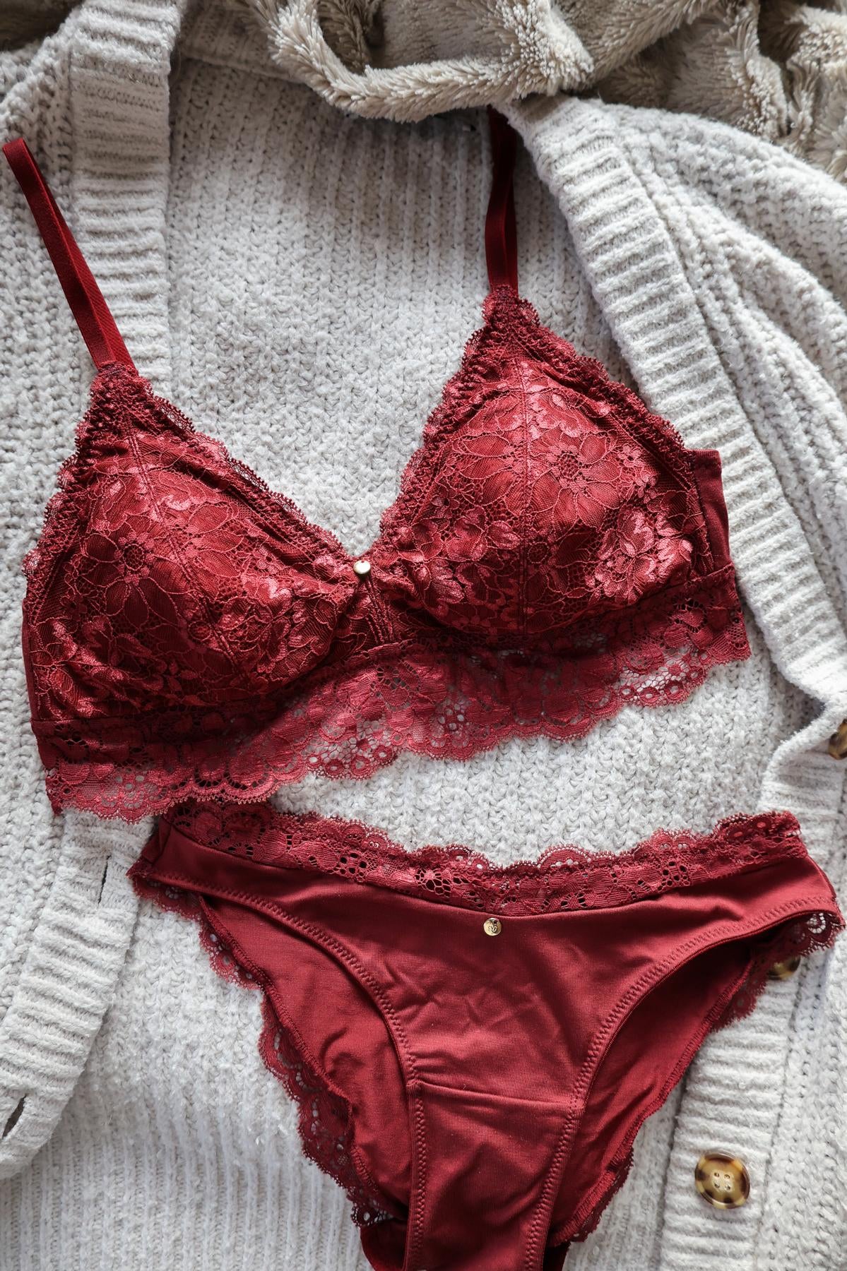 dunkelrote Dessous edel Geschenk für Freundin kaufen nachhaltige Unterwäsche