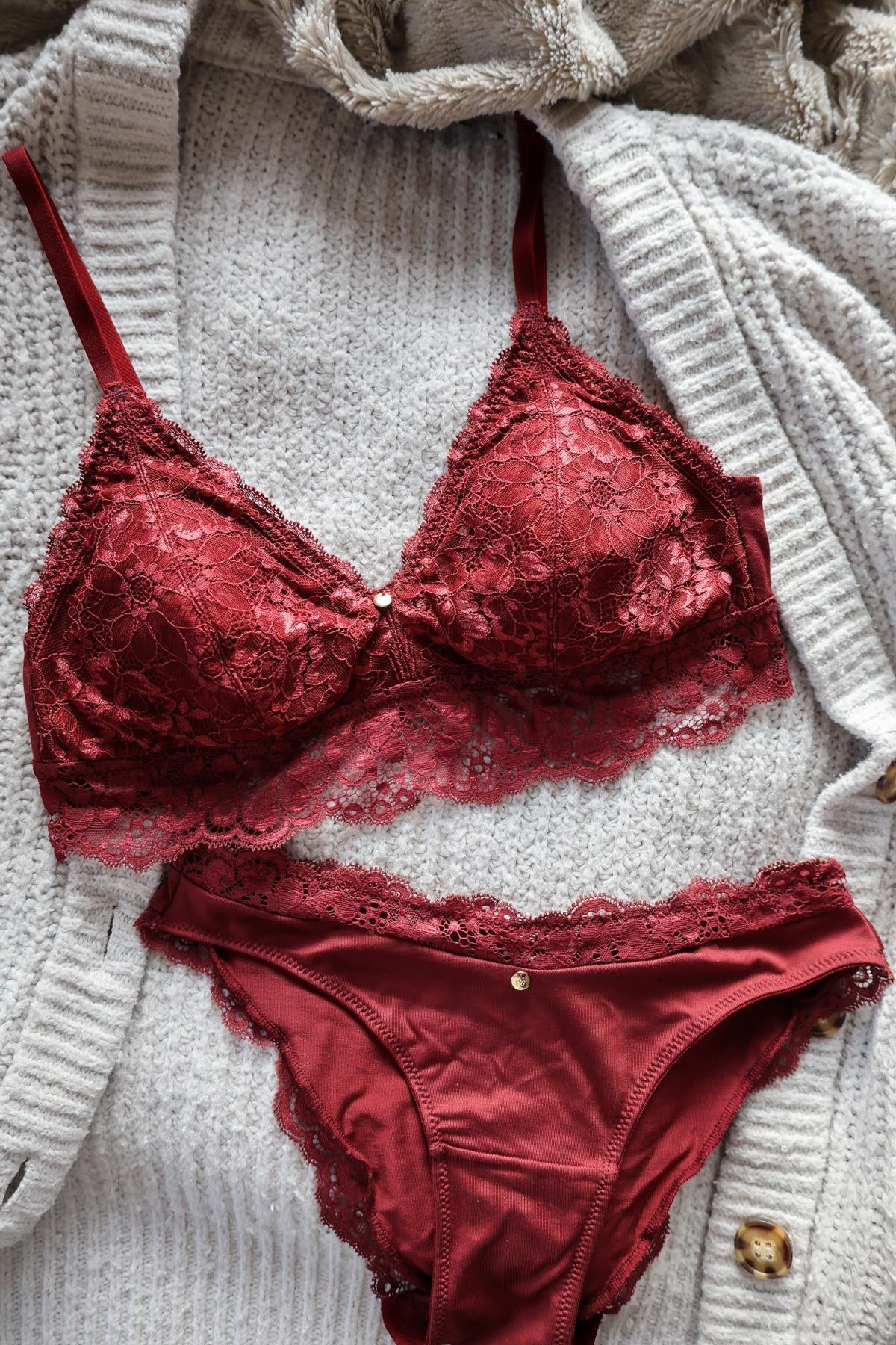 dunkelrote Dessous edel Geschenk für Freundin kaufen nachhaltige Unterwäsche