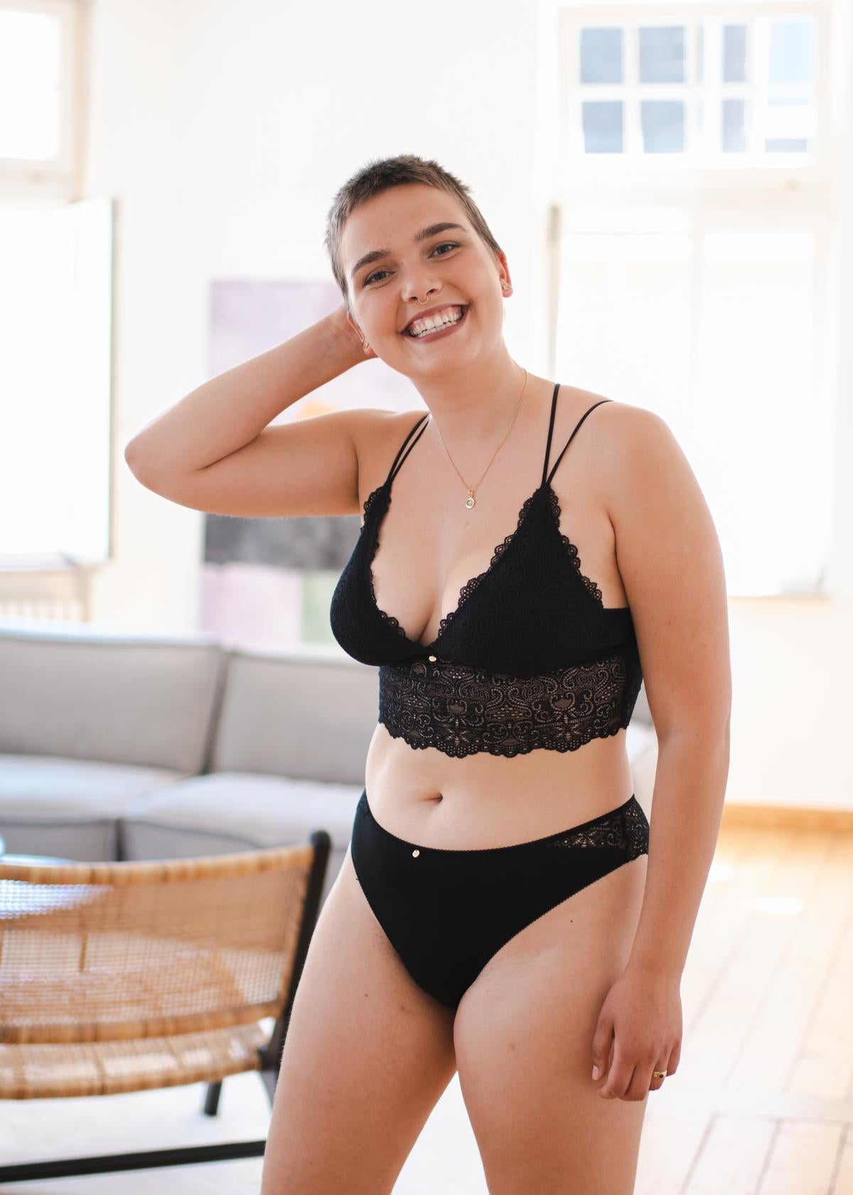 Sommerliches Top doppelter Halt mit Spitzendetails Coco Malou