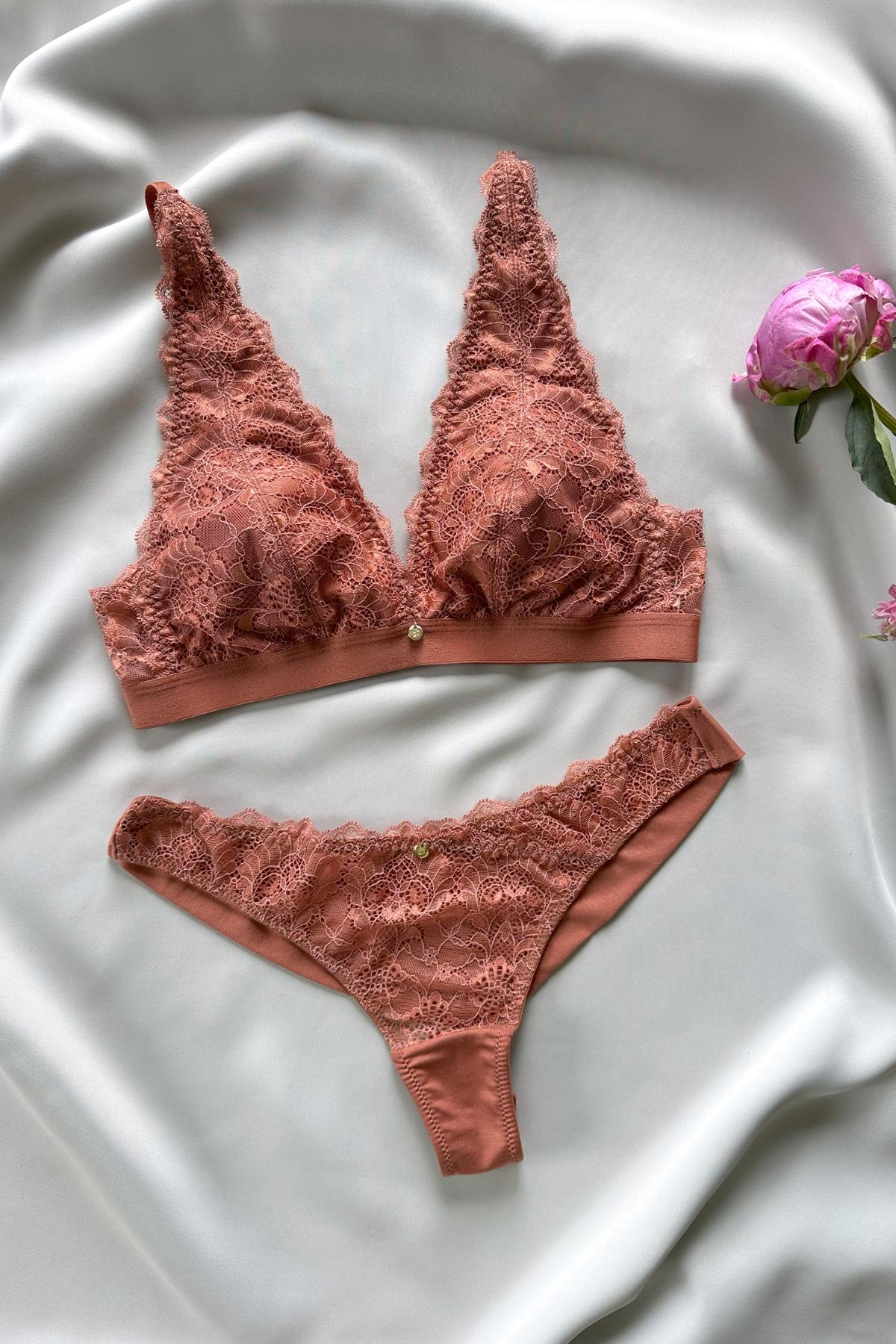 Flatlay Spitzen-Bralette nachhaltig Coco Malou