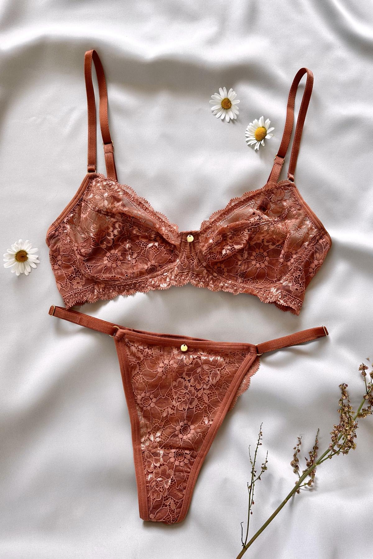 Flatlay Bralette und String leicht Spitze hellbraun rosa eco recycelt und made in Portugal