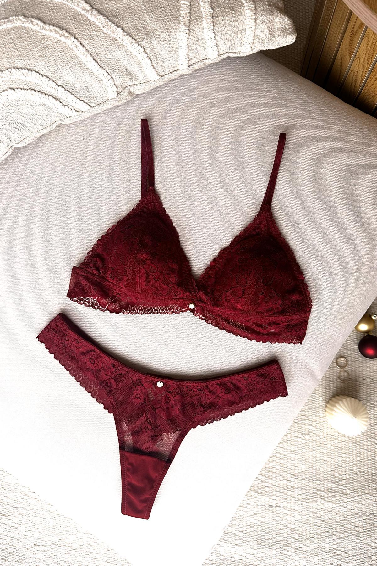 Flatlay roter String und Bralette  Dessous hochwertige Unterwäsche Coco Malou